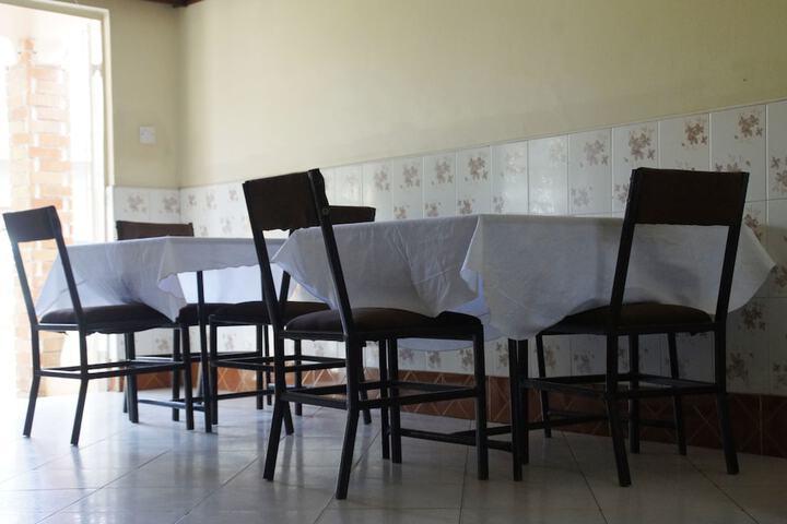 Dining 18 of 28