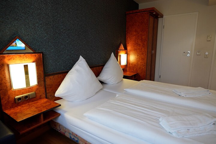 Room 20 of 39