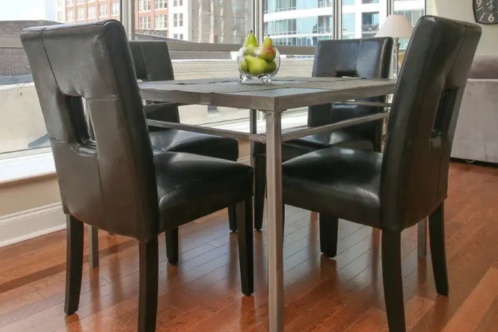 Dining 30 of 30