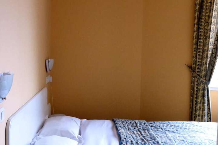 Room 12 of 44