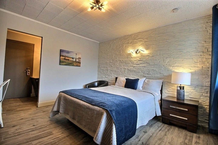 Room 3 of 38