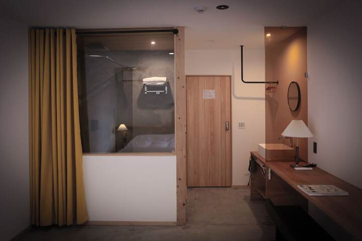 Room 9 of 34