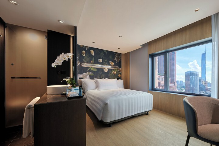 Room 30 of 74