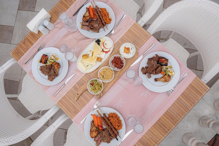 Dining 43 of 59