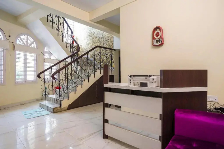 Room 10 of 16
