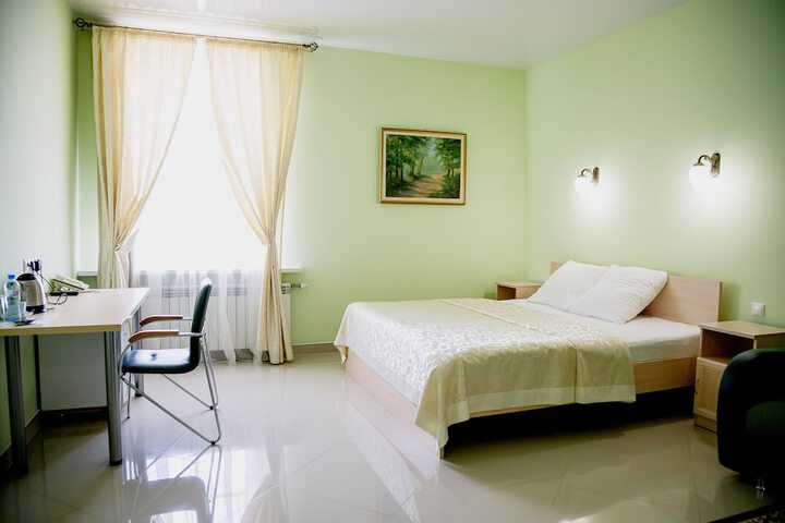 Room 3 of 20