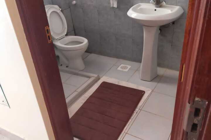 Room 8 of 18