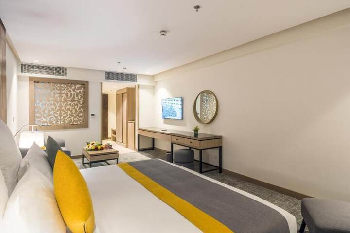 Room 3 of 16