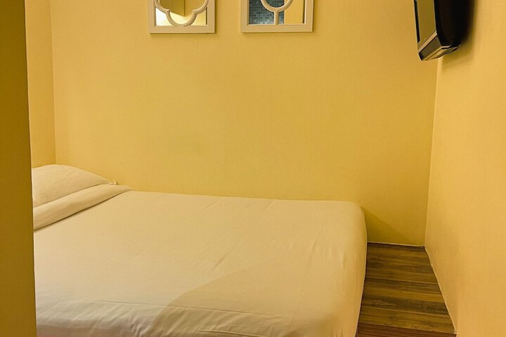 Room 7 of 34