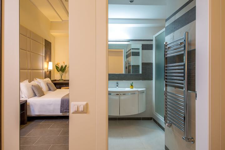 Room 20 of 37