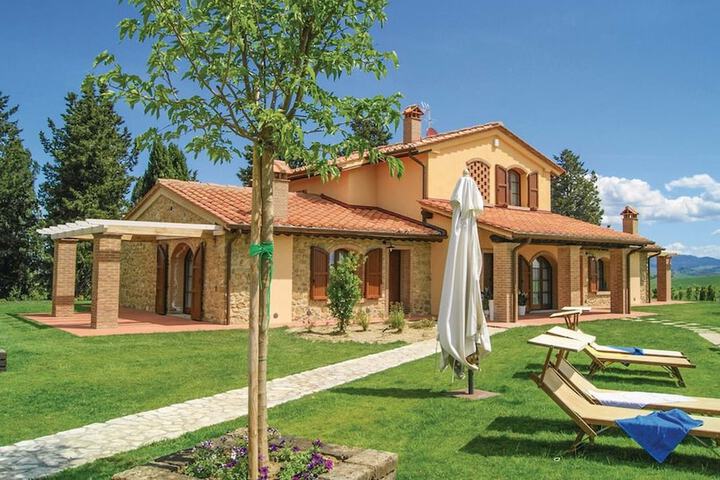 Borgo del Silenzio in Lajatico