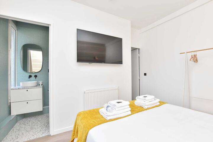 Room 43 of 123