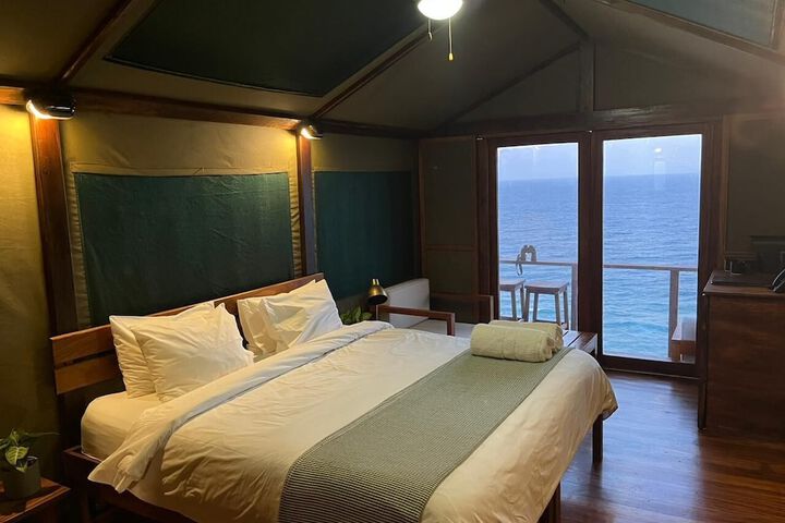 Room 9 of 37