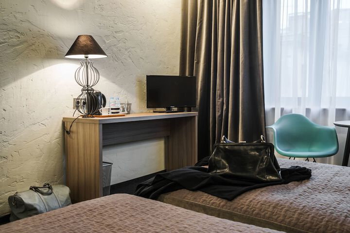 Room 13 of 50