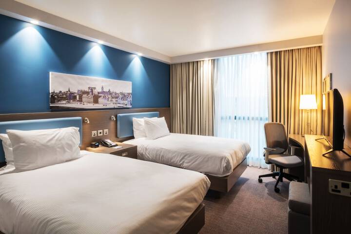 Room 9 of 42