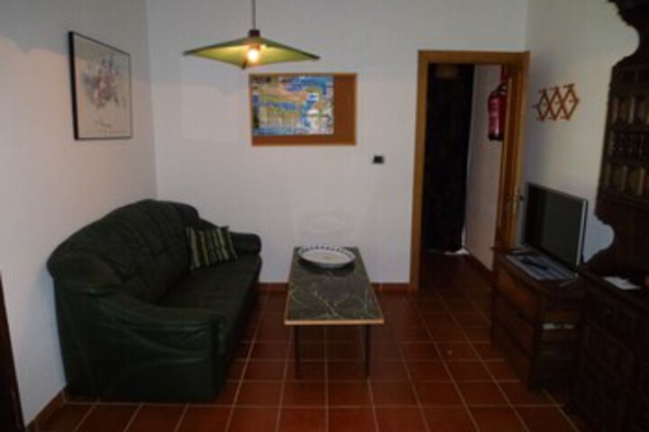 Room 8 of 12