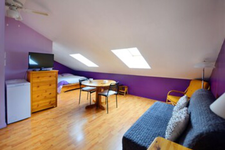 Room 9 of 17