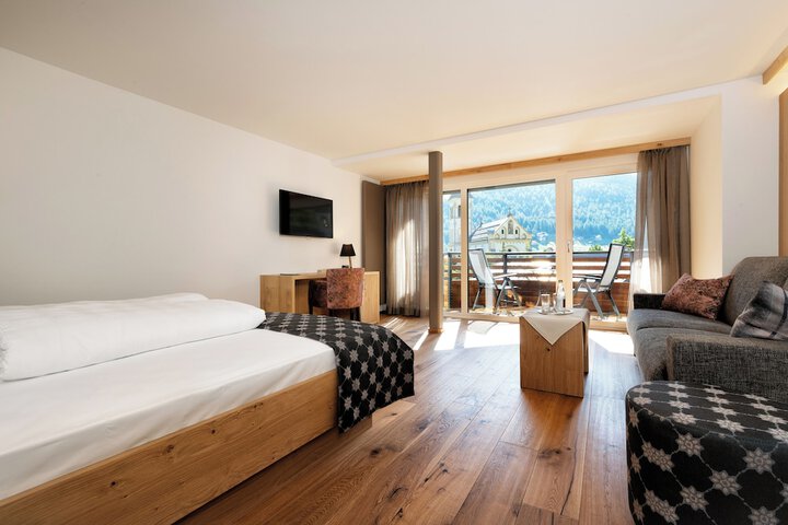 Room 15 of 42