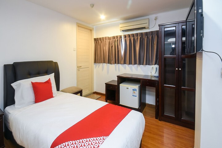 Room 18 of 33
