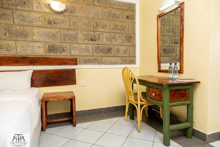 Room 5 of 19