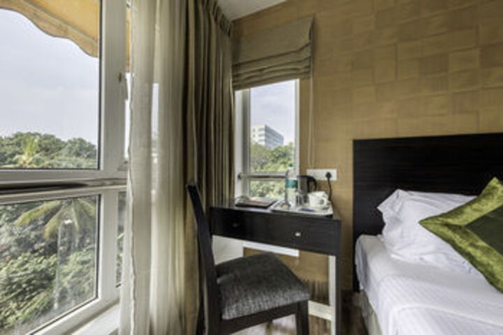 Room 15 of 19