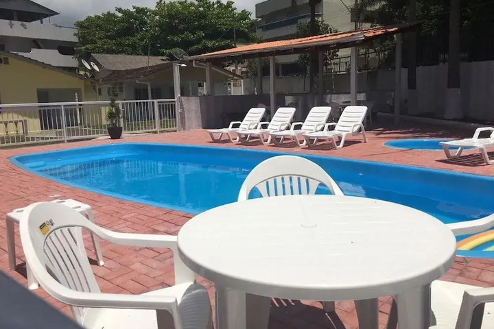 Pool 7 of 11