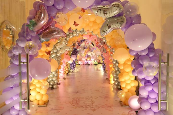Ballroom/Hall 74 of 112