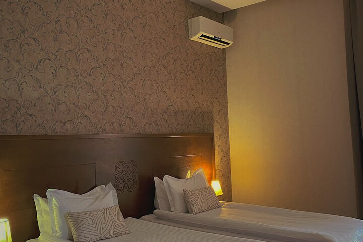 Room 27 of 50
