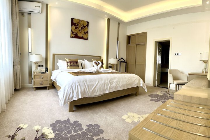 Room 18 of 60
