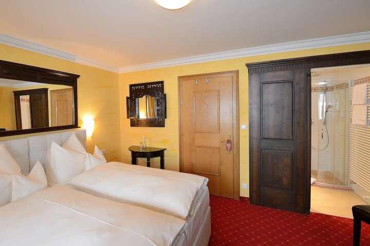 Room 5 of 34