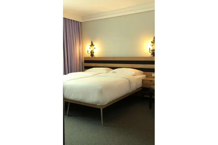 Room 4 of 21
