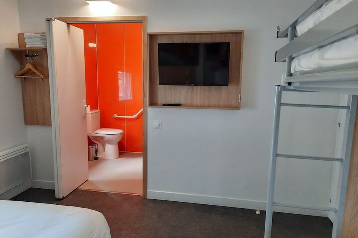 Room 5 of 44