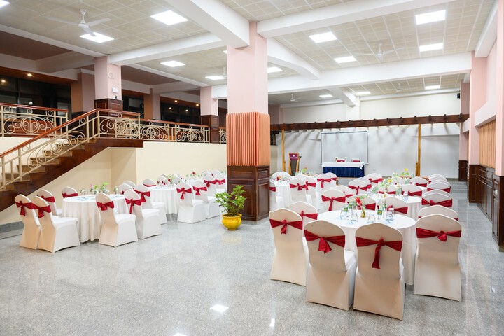Ballroom/Hall 60 of 70