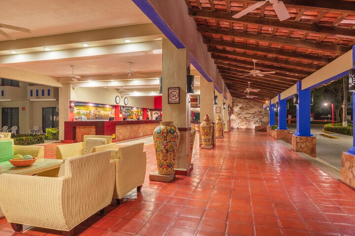 Ballroom/Hall 97 of 112