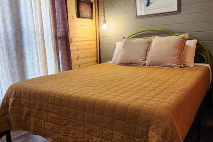 Room 12 of 313