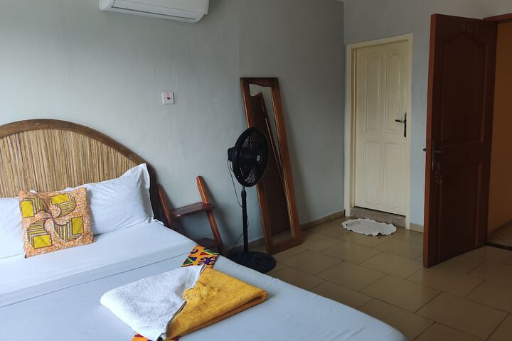 Room 27 of 42