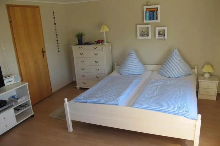 Room 2 of 5