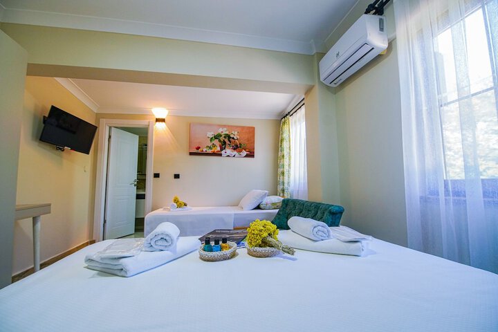 Room 10 of 61