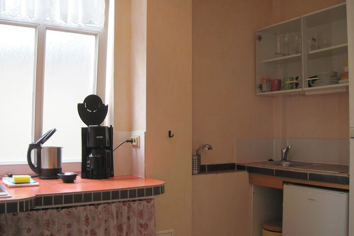 Room 27 of 35