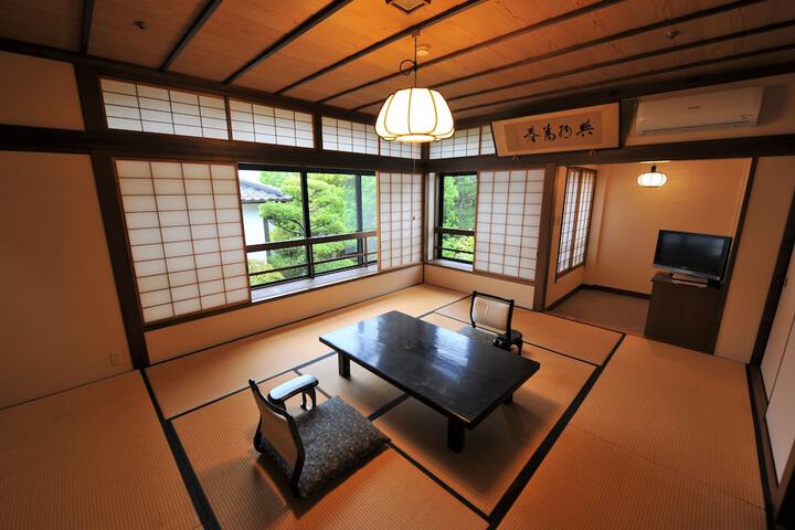 Room 11 of 54