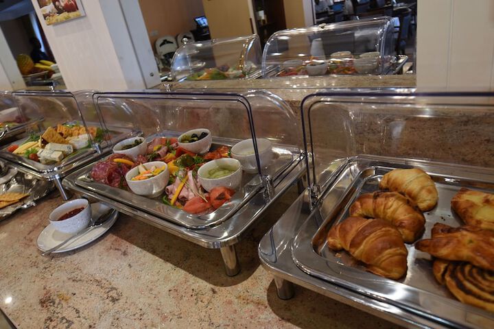Breakfast/Coffee Service 64 of 82