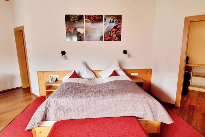 Room 16 of 70