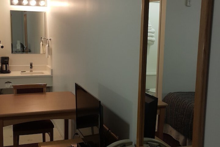 Room 42 of 65
