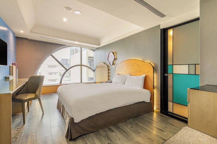 Room 32 of 103