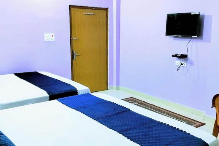 Room 6 of 10