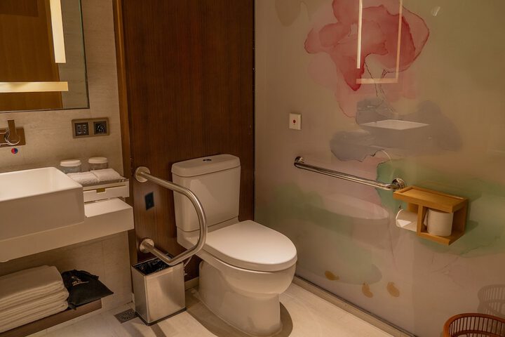 Room 15 of 73