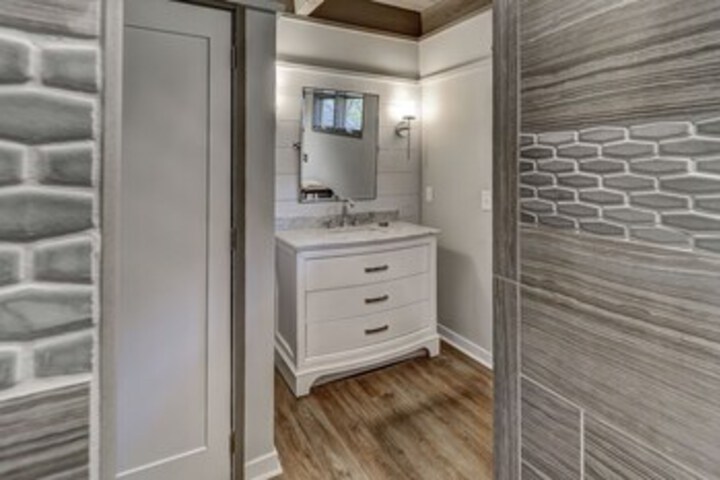 Room 4 of 20