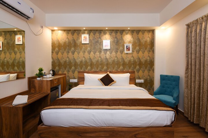 Room 16 of 32