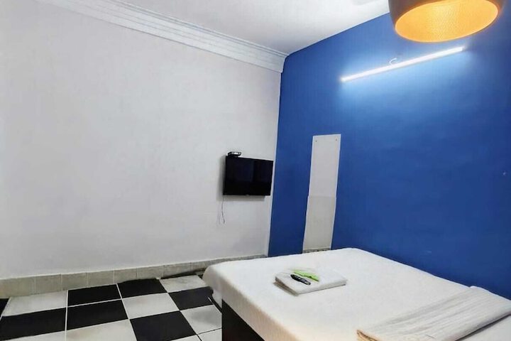 Room 53 of 83