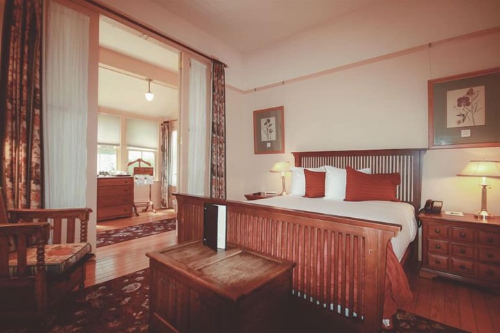 Room 4 of 60